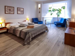 Отель Home Hotel Apartments on Kontraktova Ploshcha  Киев